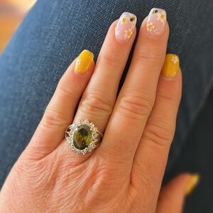 Beautiful costume cocktail ring 💚